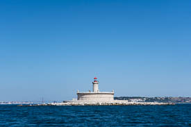 Knots in Cascais